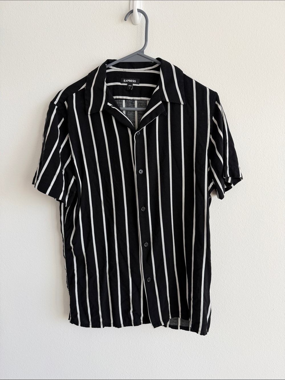 Express Black and White Vertical Stripe Short-Sleeve Button-Up Shirt